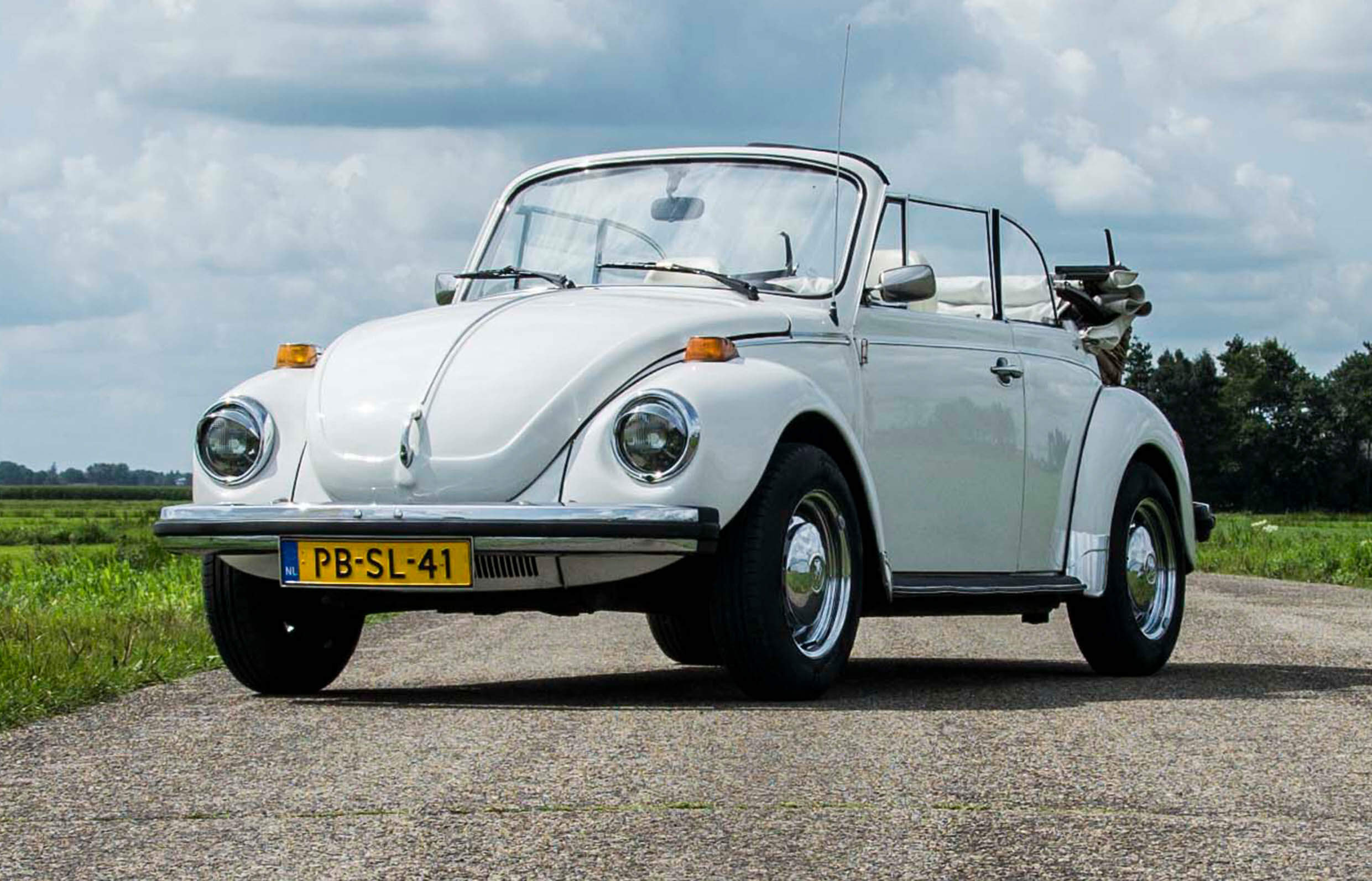 VRT CABRIO VW Kever Miss White2 Header slider