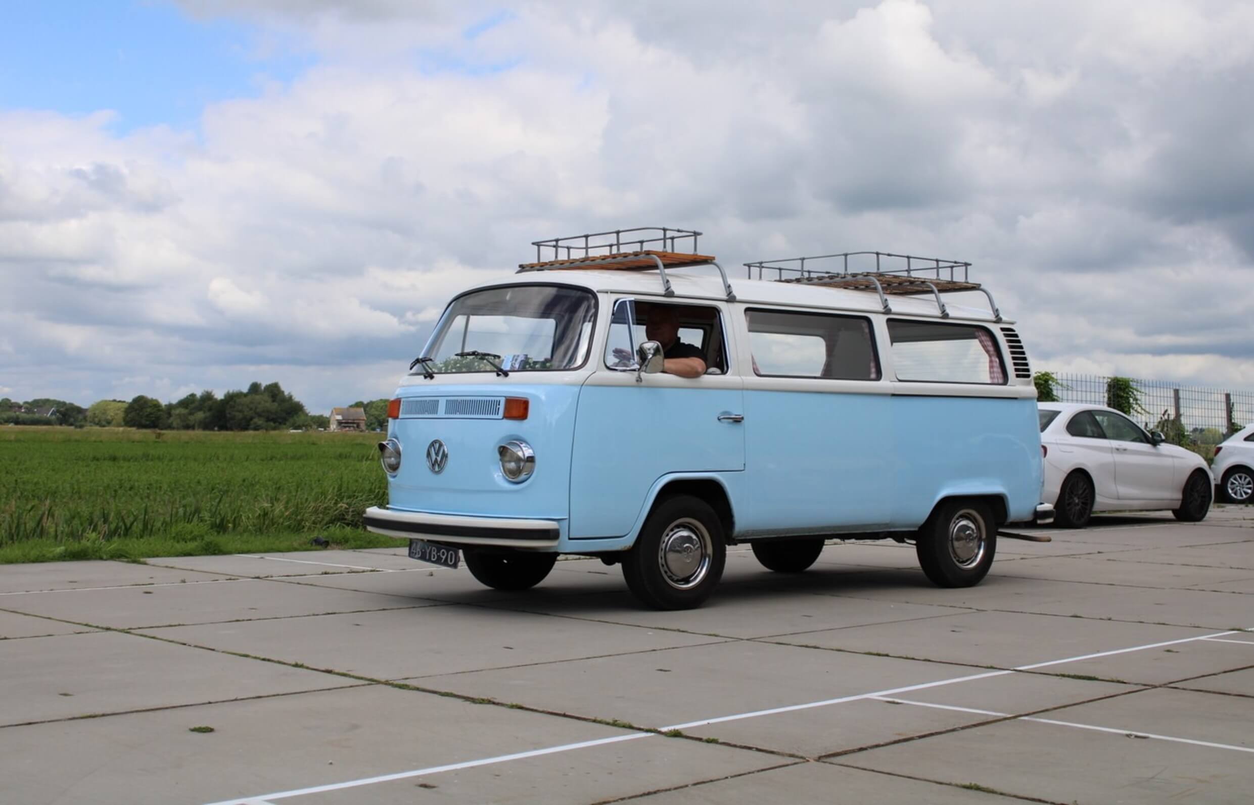 VRT vw bus blue ocean slider 3